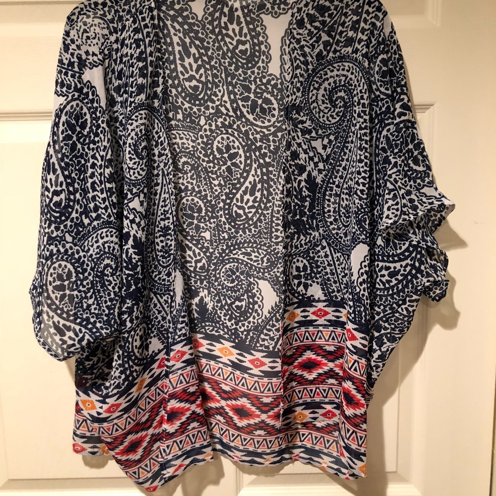 Shaw-like woman’s top